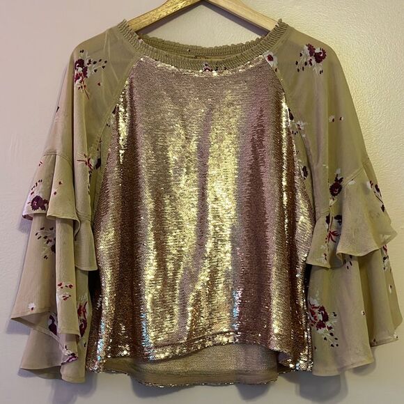 Free People Shimmy and Shake Sequin Flutter Sleeve Top Sz Small Gold Floral Boho - Picture 4 of 11